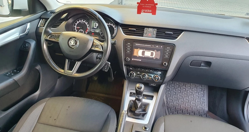 Skoda Octavia cena 40600 przebieg: 168500, rok produkcji 2019 z Biecz małe 277